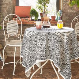 Bistro-chairs-in-a-Boho-dining-area